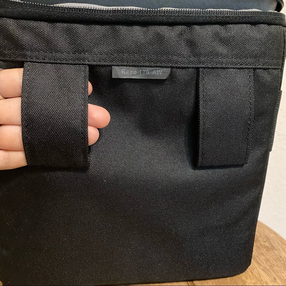 LowePro Camera & Lens Case - Picture 2 of 8